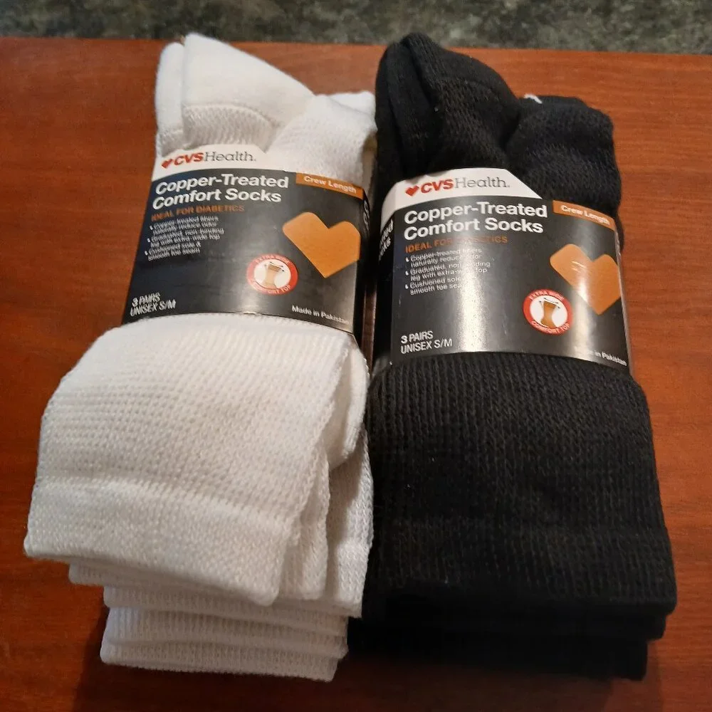 COMFORT COPPER INFUSED SOCKS SIZE SMALL MEDIUM  3 Black   3 White